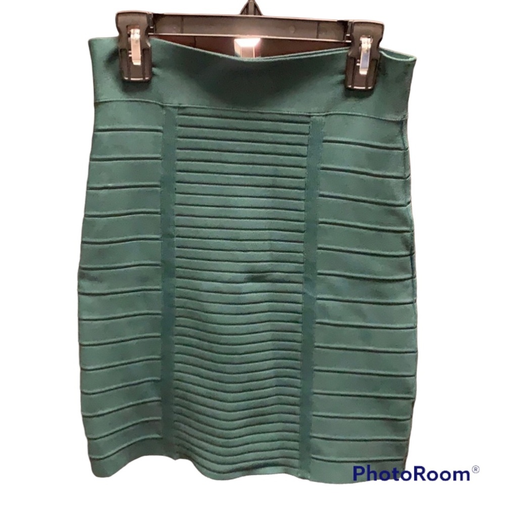 BCBGMaxazria short emerald skirt